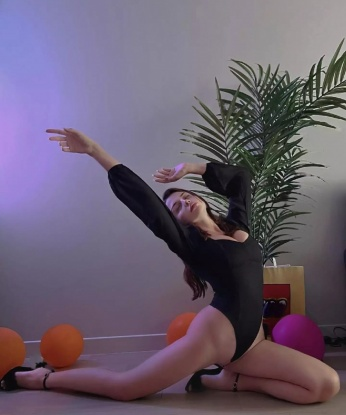 Диночка